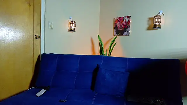 Snapshot of Andreew_falcon chatting on April 4, 9:07 am Andreew falcon online show from April 4, 9:07 am