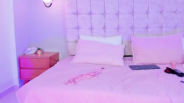 Snapshot of Katty_cute19 chatting on April 6, 2:07 pm Katty cute19 online show from April 6, 2:07 pm