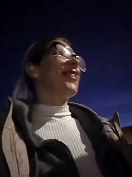 ManuelaX online show from February 16, 6:37 pm