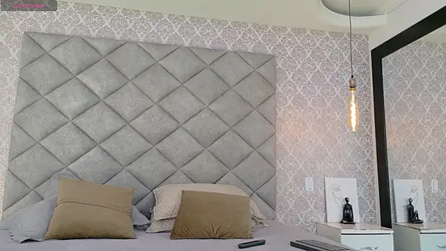 Yara Shinne online show from March 20, 1:49 pm