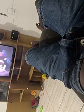 Snapshot of Henriqueamoror chatting on March 29, 4:34 am Henriqueamoror online show from March 29, 4:34 am