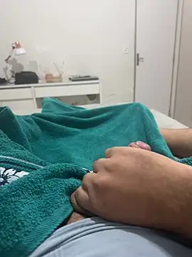 Snapshot of Dudu20cm chatting on April 8, 4:07 pm Dudu20cm online show from April 8, 4:07 pm