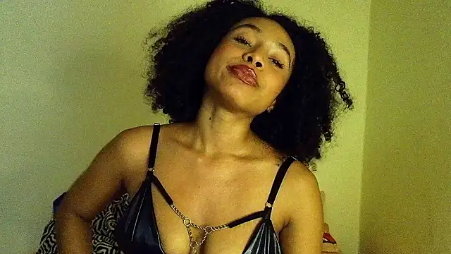 Larita curly online show from March 28, 9:14 pm