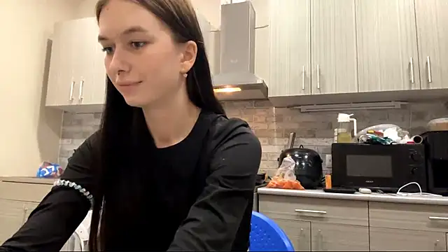 Snapshot of LaraDraggoo chatting on March 25, 6:25 pm LaraDraggoo online show from March 25, 6:25 pm