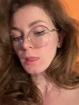 Hii Adel online show from March 22, 9:18 pm