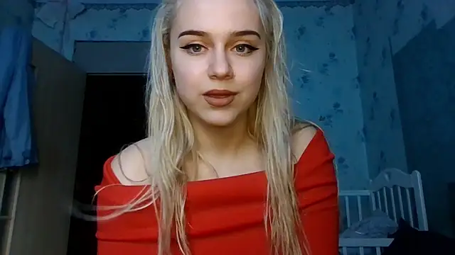 Snapshot of Barbie___girl chatting on March 22, 8:07 am Barbie girl online show from March 22, 8:07 am