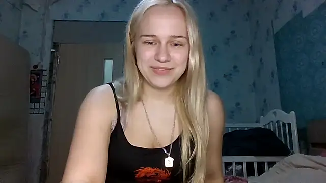 Snapshot of Barbie___girl chatting on April 4, 3:53 pm Barbie girl online show from April 4, 3:53 pm