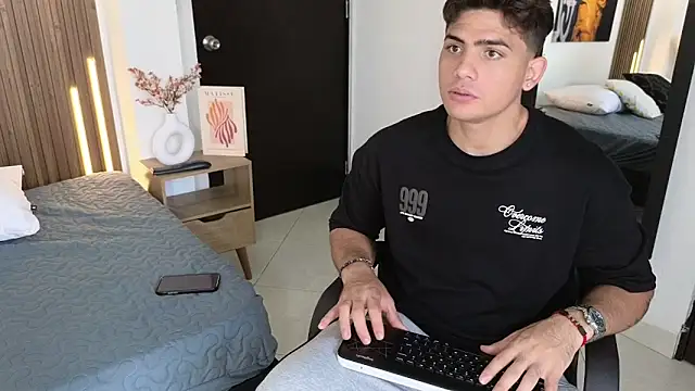 Snapshot of MrAdonis_ chatting on March 25, 7:31 pm MrAdonis online show from March 25, 7:31 pm