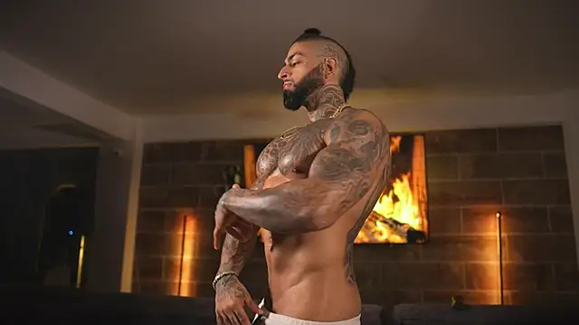 Snapshot of Eros_Dark_ chatting on April 14, 3:56 am Eros Dark online show from April 14, 3:56 am