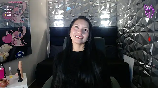Snapshot of Chloe16_ chatting on March 29, 11:32 am Chloe16 online show from March 29, 11:32 am