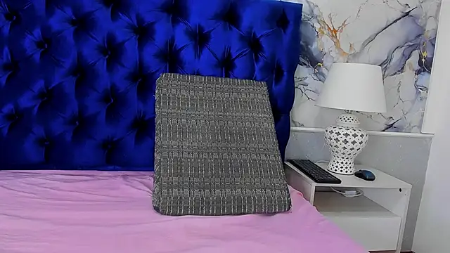 Snapshot of ORIANNA_JONES chatting on March 18, 12:19 pm ORIANNA JONES online show from March 18, 12:19 pm