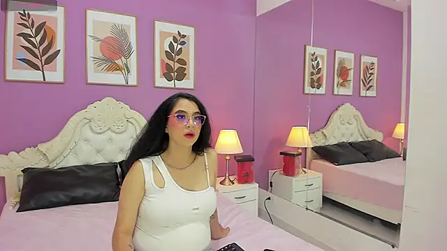 Snapshot of YayaQueen chatting on March 21, 11:59 am YayaQueen online show from March 21, 11:59 am