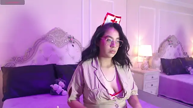 Snapshot of YayaQueen chatting on March 30, 12:06 pm YayaQueen online show from March 30, 12:06 pm