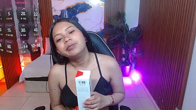 Snapshot of Maile_Tay chatting on March 11, 11:38 am Maile Tay online show from March 11, 11:38 am