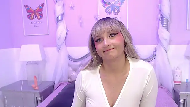 Oriana Larsson online show from March 18, 11:57 am