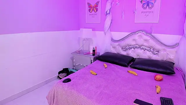 Oriana Larsson online show from March 26, 12:11 pm