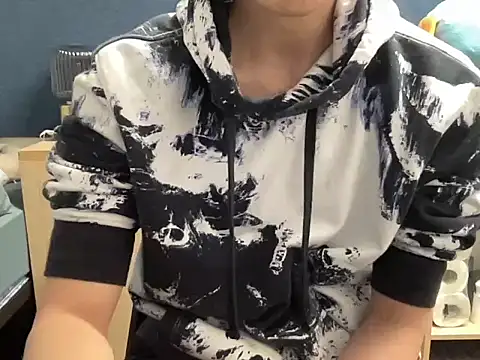 Snapshot of hoppyhops chatting on March 12, 4:35 pm hoppyhops online show from March 12, 4:35 pm