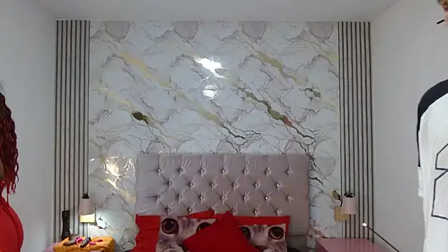 Snapshot of AshlieeGreenn chatting on April 14, 7:31 pm AshlieeGreenn online show from April 14, 7:31 pm