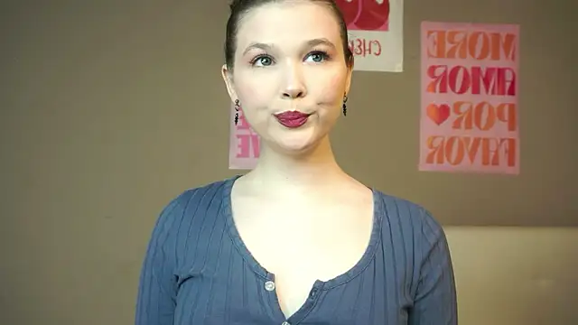 Snapshot of NicoleBryd chatting on March 22, 8:18 am NicoleBryd online show from March 22, 8:18 am