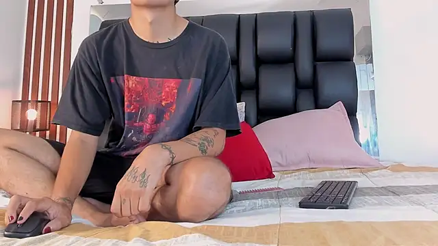 Snapshot of dalhia_and_hades chatting on March 25, 12:44 pm dalhia and hades online show from March 25, 12:44 pm