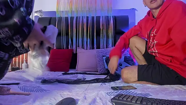 Snapshot of dalhia_and_hades chatting on April 2, 12:58 pm dalhia and hades online show from April 2, 12:58 pm