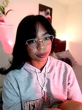 nathyjonees online show from June 8, 11:10 am