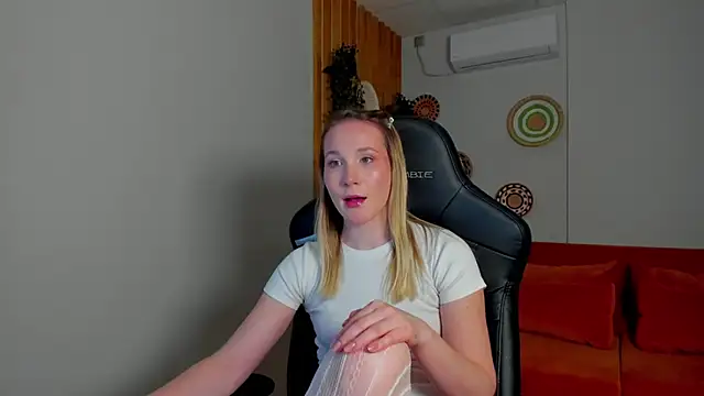 ElaraVoltage online show from March 27, 5:12 pm