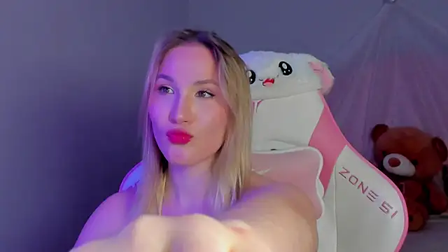 ElaraVoltage online show from April 3, 5:44 pm