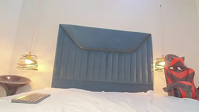 Snapshot of Dahlia_Rosse chatting on March 18, 4:04 am Dahlia Rosse online show from March 18, 4:04 am