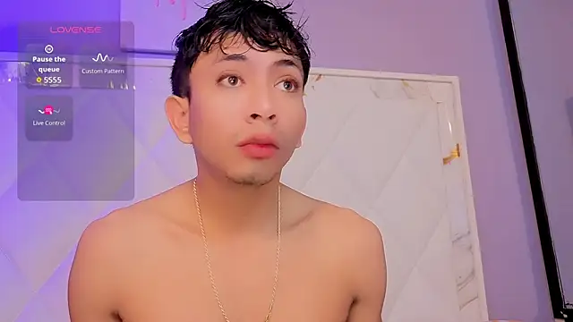 Snapshot of Luchoplayboy chatting on March 10, 12:21 pm Luchoplayboy online show from March 10, 12:21 pm