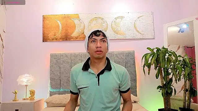 Snapshot of Luchoplayboy chatting on March 17, 12:08 pm Luchoplayboy online show from March 17, 12:08 pm