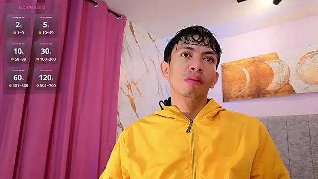 Snapshot of Luchoplayboy chatting on March 26, 12:11 pm Luchoplayboy online show from March 26, 12:11 pm