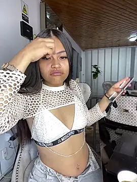 Snapshot of Cloe_pink1 chatting on March 30, 2:18 pm Cloe pink1 online show from March 30, 2:18 pm