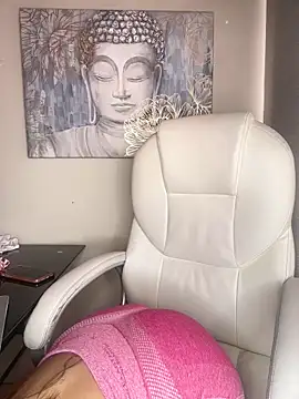 Snapshot of chanell_pinkk chatting on March 17, 1:03 pm chanell pinkk online show from March 17, 1:03 pm