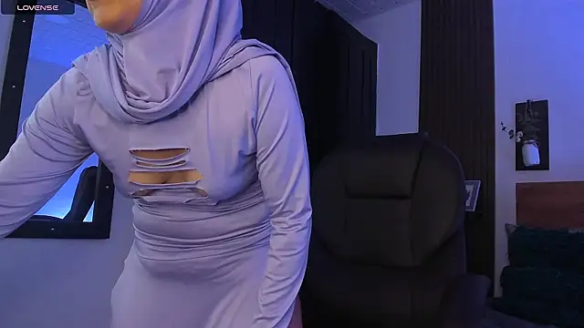 Snapshot of alara_jareme chatting on March 31, 6:52 pm alara jareme online show from March 31, 6:52 pm