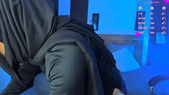 Snapshot of alara_jareme chatting on April 4, 6:38 pm alara jareme online show from April 4, 6:38 pm