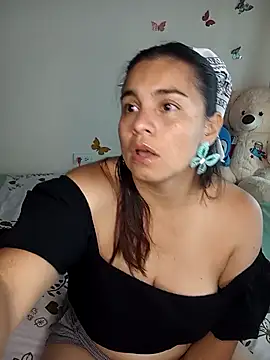 Snapshot of BettyBoo_w chatting on April 17, 12:52 pm BettyBoo w online show from April 17, 12:52 pm