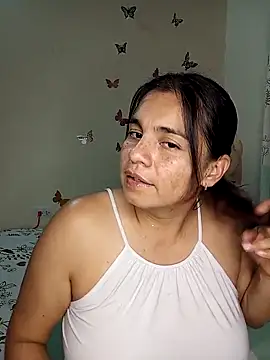 Snapshot of BettyBoo_w chatting on April 18, 11:38 pm BettyBoo w online show from April 18, 11:38 pm