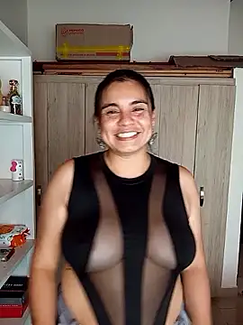 Snapshot of BettyBoo_w chatting on April 19, 6:10 pm BettyBoo w online show from April 19, 6:10 pm