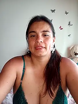 Snapshot of BettyBoo_w chatting on April 26, 3:10 pm BettyBoo w online show from April 26, 3:10 pm