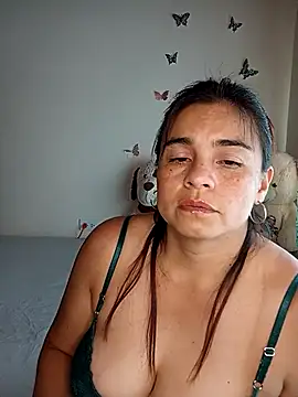 Snapshot of BettyBoo_w chatting on May 2, 3:39 pm BettyBoo w online show from May 2, 3:39 pm