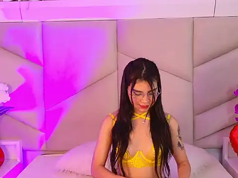 OliviaDiaz online show from March 9, 8:13 pm