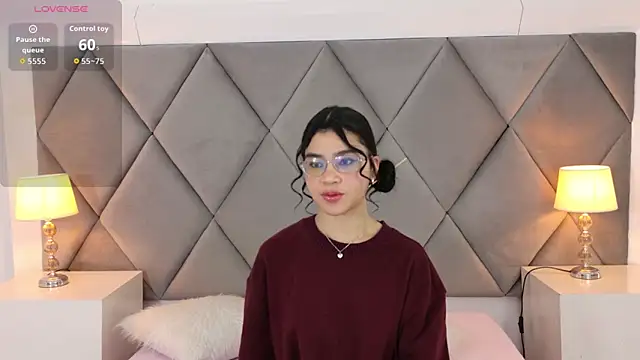 OliviaDiaz online show from March 30, 8:10 pm