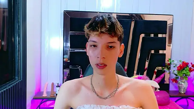 Stefany PiInk online show from March 22, 1:25 pm