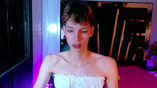 Stefany PiInk online show from April 2, 1:20 pm