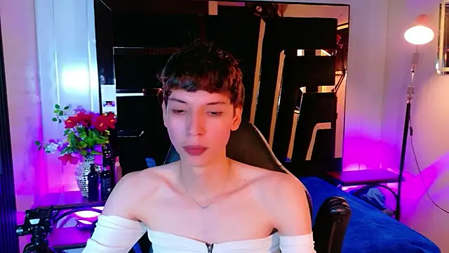 Stefany PiInk online show from May 6, 12:43 pm
