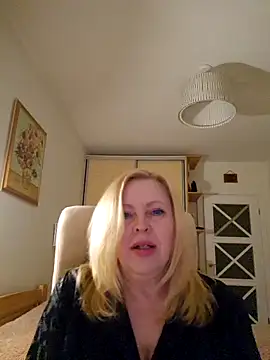 Snapshot of JanieLight53 chatting on March 24, 12:37 am JanieLight53 online show from March 24, 12:37 am