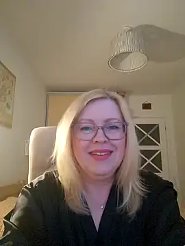 Snapshot of JanieLight53 chatting on March 31, 4:29 pm JanieLight53 online show from March 31, 4:29 pm