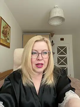 JanieLight53 online show from April 27, 3:21 pm
