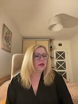JanieLight53 online show from May 10, 6:02 pm